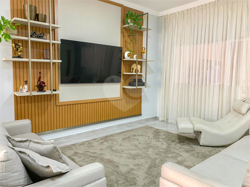 Casa à venda com 3 quartos, 150m² - Foto 1