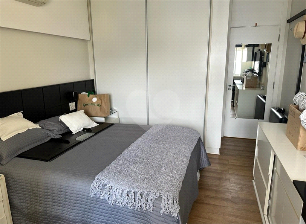 Apartamento à venda com 3 quartos, 197m² - Foto 19