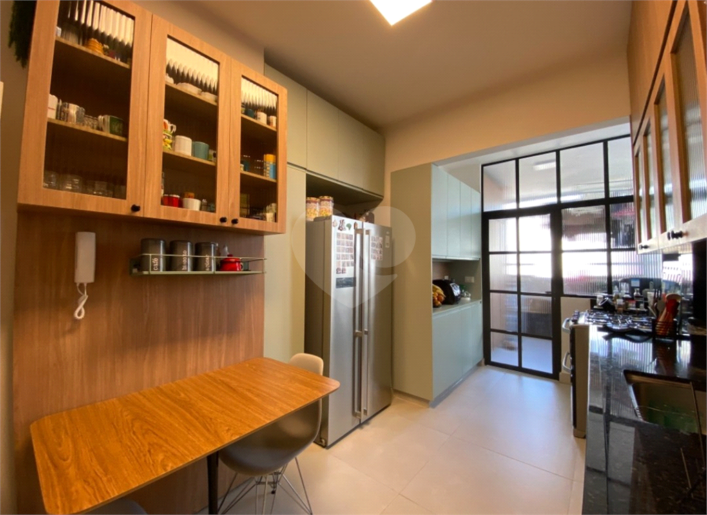 Apartamento à venda com 3 quartos, 180m² - Foto 4