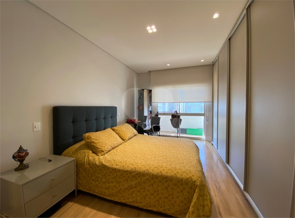 Apartamento à venda com 3 quartos, 180m² - Foto 16