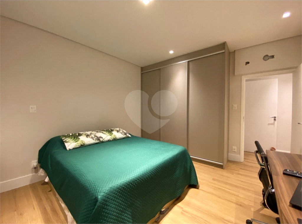 Apartamento à venda com 3 quartos, 180m² - Foto 18