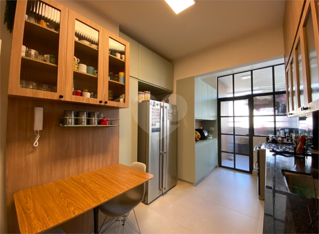 Apartamento à venda com 3 quartos, 180m² - Foto 6