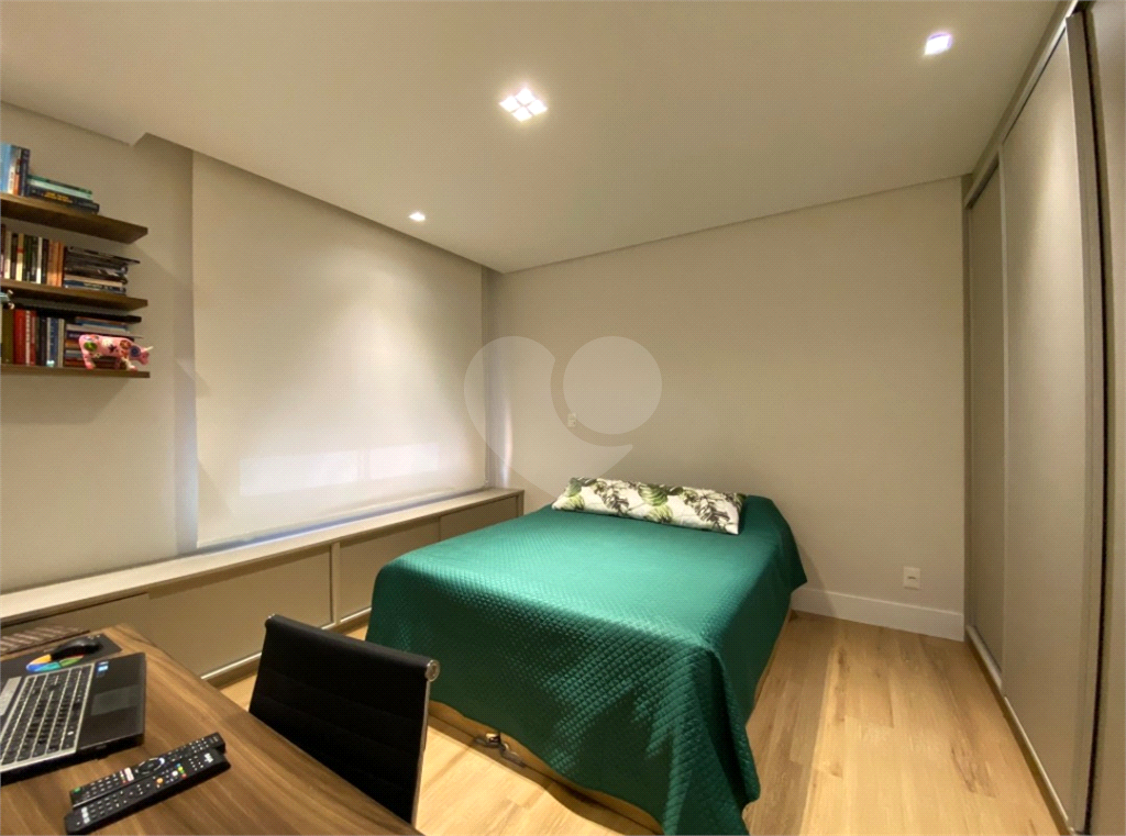 Apartamento à venda com 3 quartos, 180m² - Foto 19