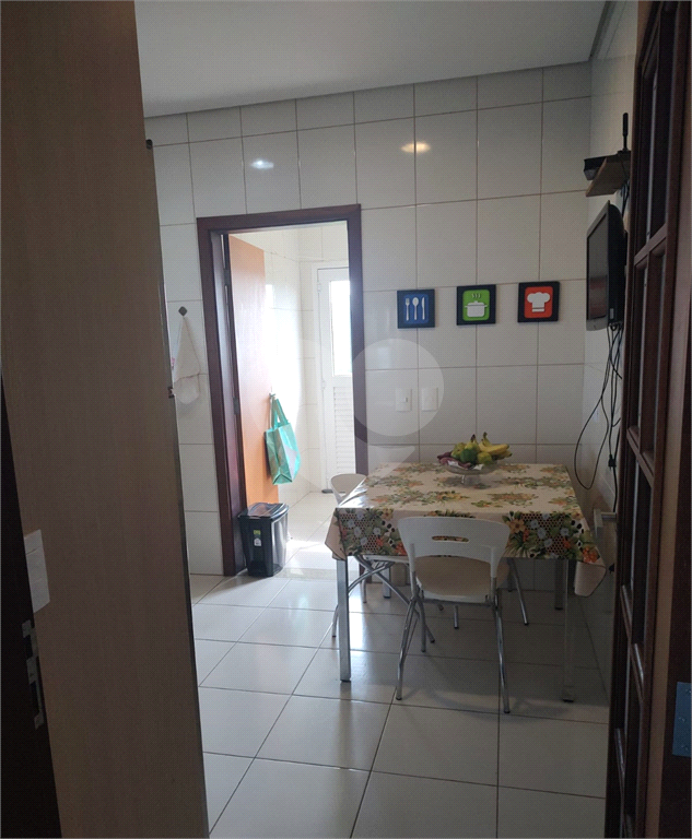 Casa de Condomínio à venda com 3 quartos, 270m² - Foto 34