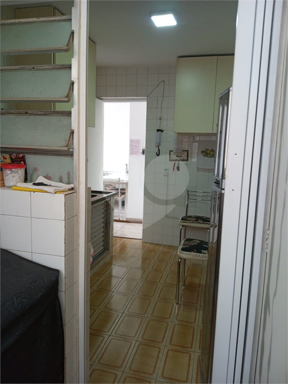 Apartamento à venda com 2 quartos, 65m² - Foto 14