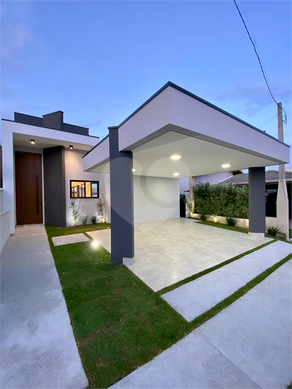 Casa de Condomínio à venda e aluguel com 3 quartos, 250m² - Foto 17
