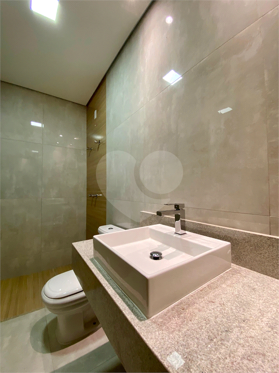 Casa de Condomínio à venda e aluguel com 3 quartos, 250m² - Foto 10