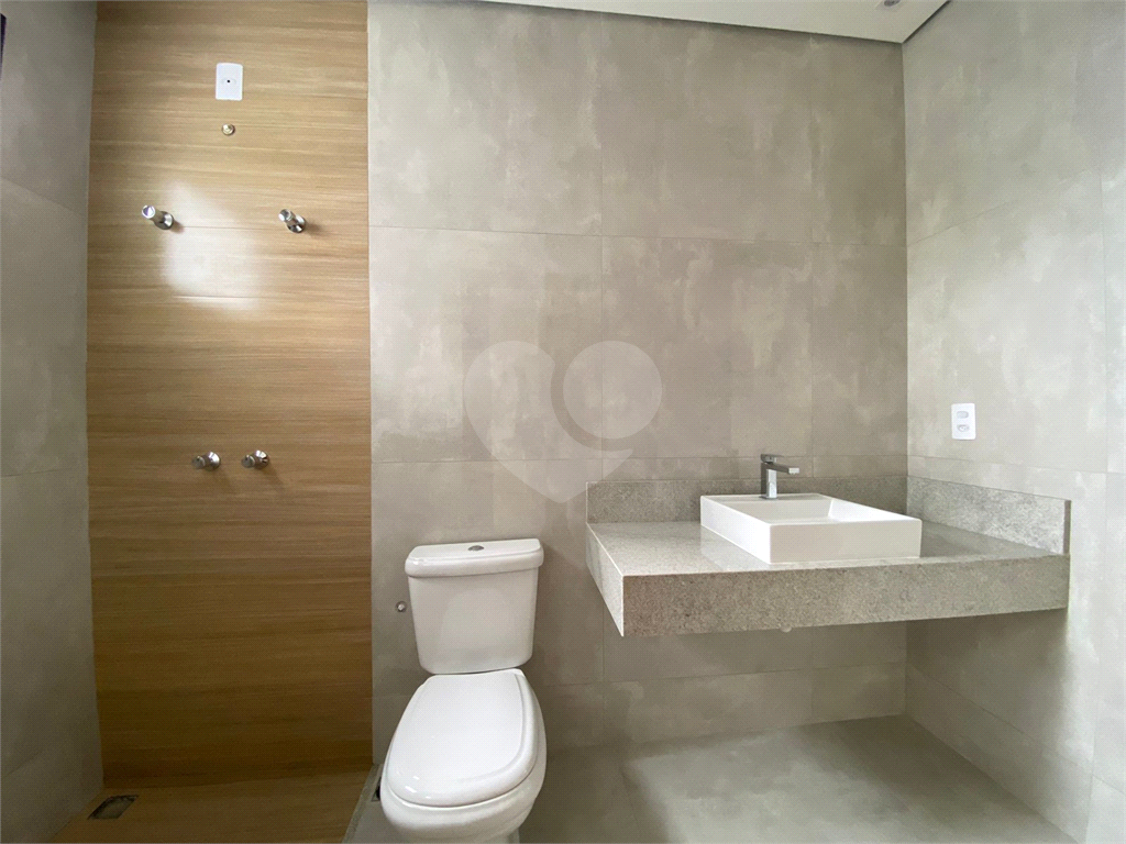 Casa de Condomínio à venda e aluguel com 3 quartos, 250m² - Foto 3