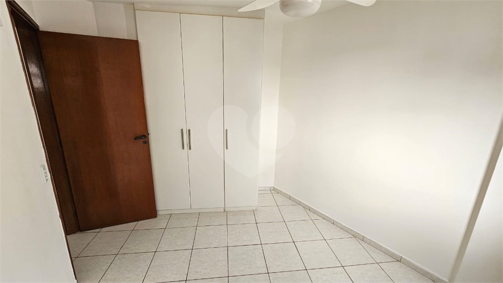 Apartamento para alugar com 2 quartos, 57m² - Foto 12