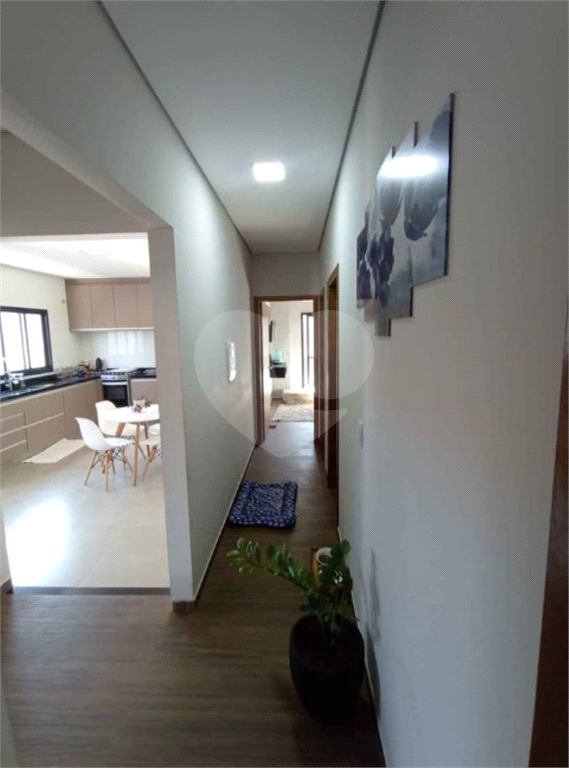 Casa à venda com 3 quartos, 250m² - Foto 2