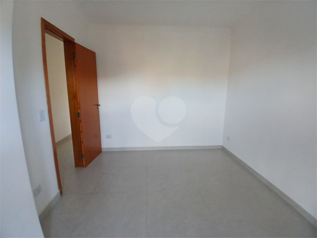 Seu Sonho Mora Aqui: Sobrado de Lançamento na Cobiçada Vila Guedes! 3 dormitórios, 1 suíte, 2 vagas de garagem.