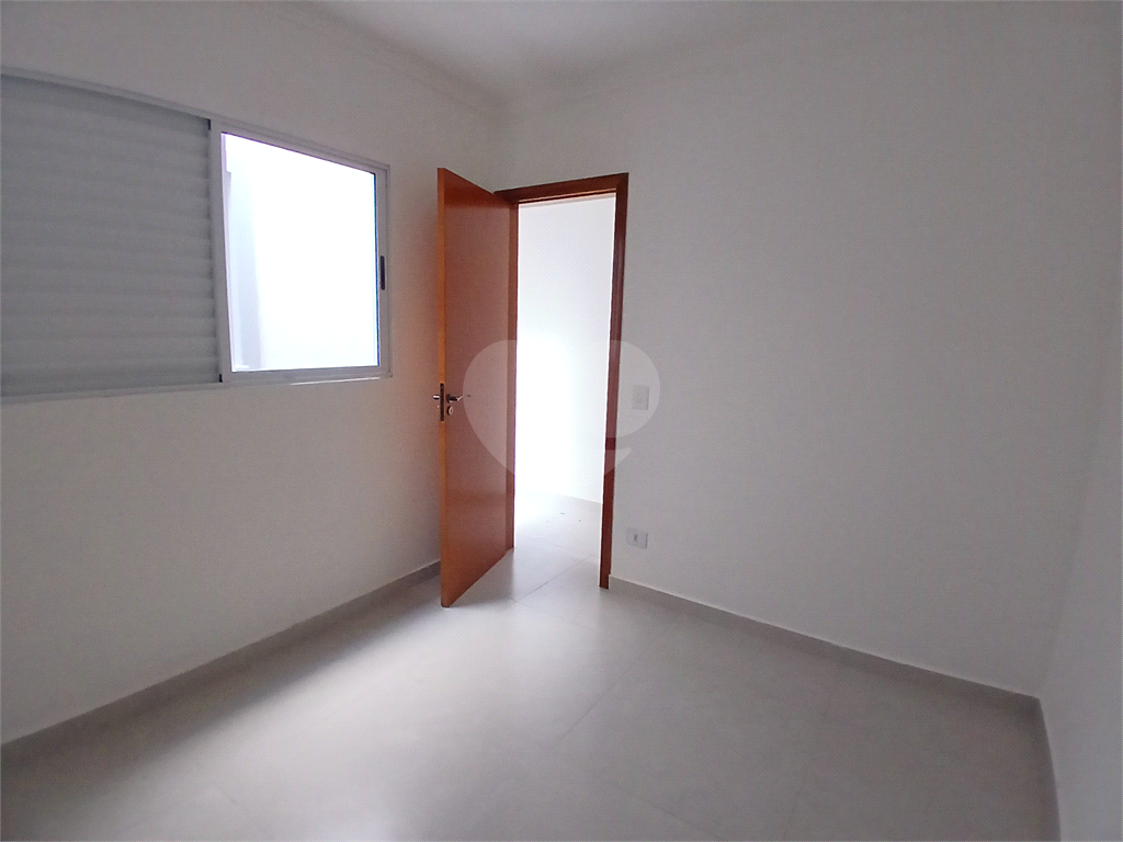 Seu Sonho Mora Aqui: Sobrado de Lançamento na Cobiçada Vila Guedes! 3 dormitórios, 1 suíte, 2 vagas de garagem.