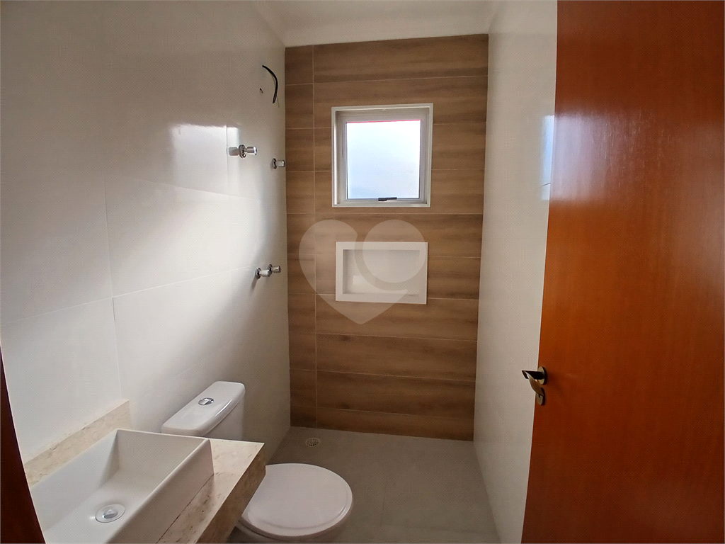 Seu Sonho Mora Aqui: Sobrado de Lançamento na Cobiçada Vila Guedes! 3 dormitórios, 1 suíte, 2 vagas de garagem.