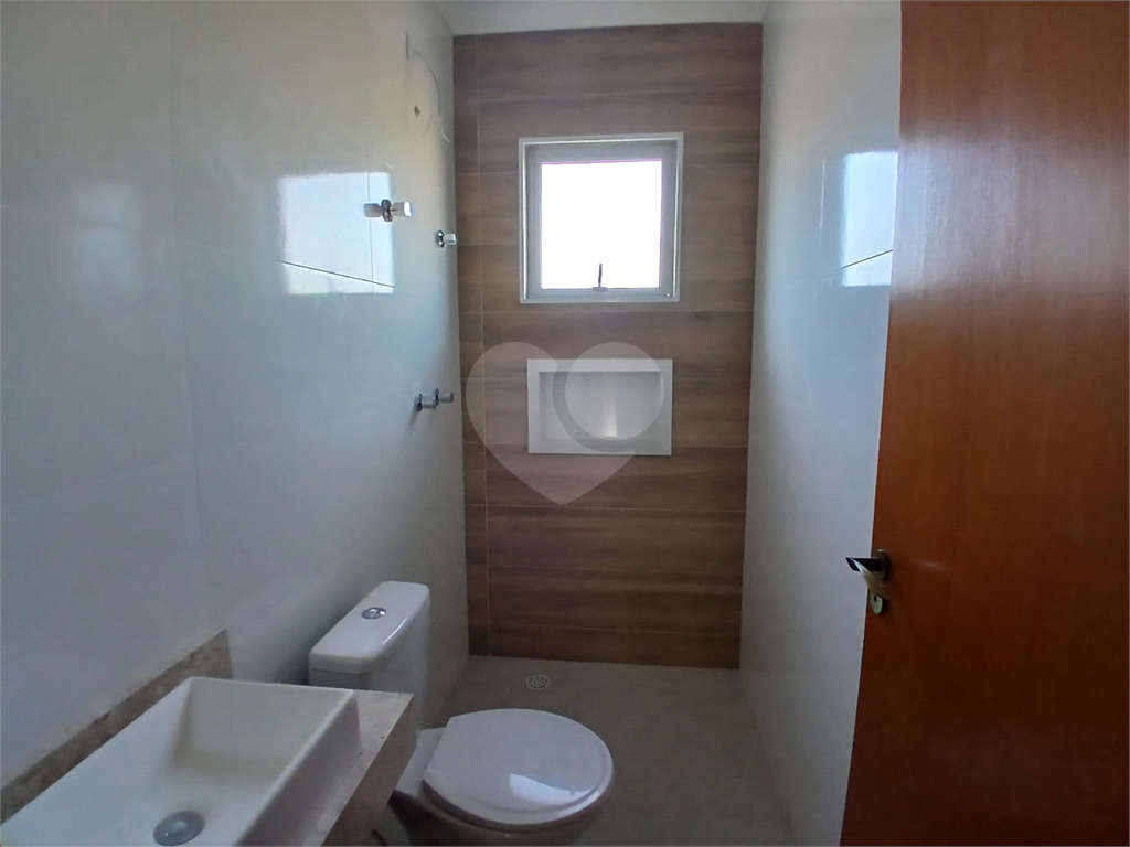 Seu Sonho Mora Aqui: Sobrado de Lançamento na Cobiçada Vila Guedes! 3 dormitórios, 1 suíte, 2 vagas de garagem.