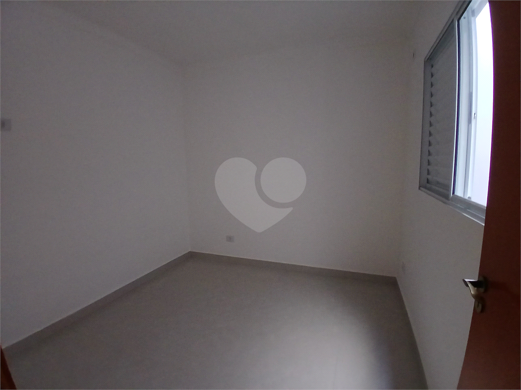 Seu Sonho Mora Aqui: Sobrado de Lançamento na Cobiçada Vila Guedes! 3 dormitórios, 1 suíte, 2 vagas de garagem.