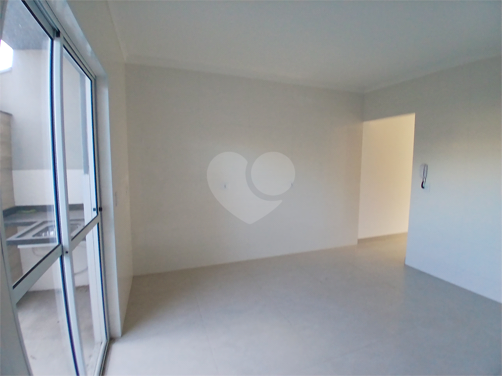 Seu Sonho Mora Aqui: Sobrado de Lançamento na Cobiçada Vila Guedes! 3 dormitórios, 1 suíte, 2 vagas de garagem.