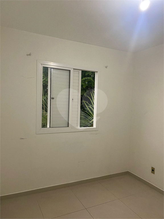 APARTAMENTO em PARQUE BRISTOL