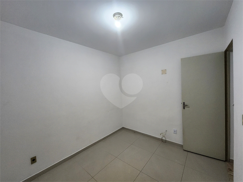 APARTAMENTO em PARQUE BRISTOL