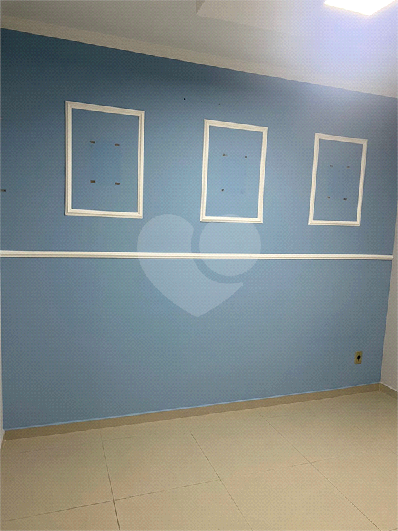 APARTAMENTO em PARQUE BRISTOL