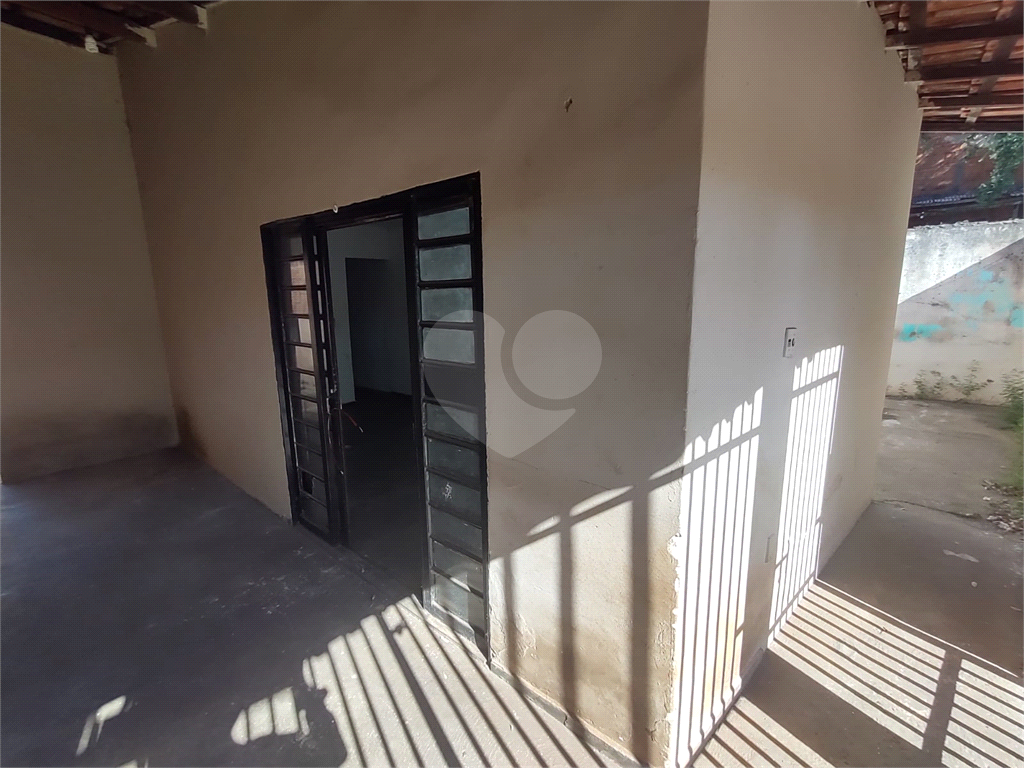 Casa à venda com 4 quartos, 134m² - Foto 1