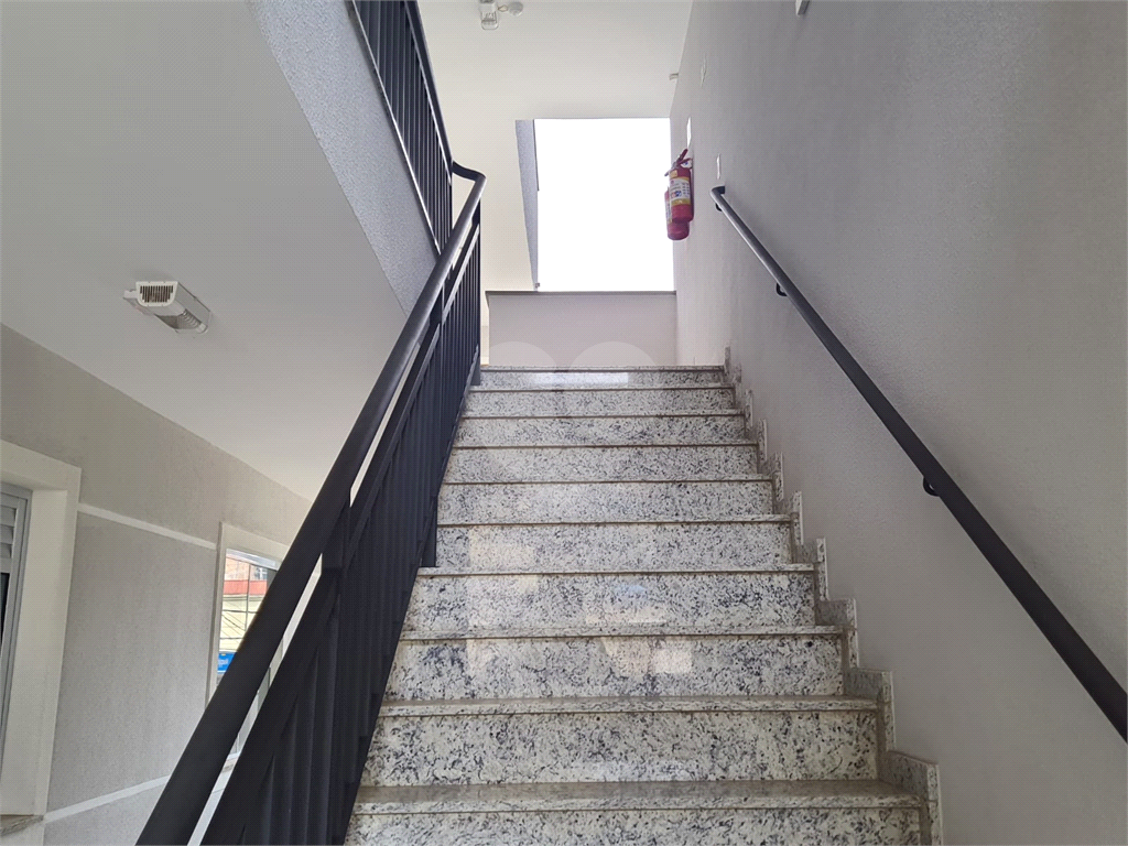 Santana - ZN Apartamento 1 dormitório e 1 banheiro Condomínio excelente localização.