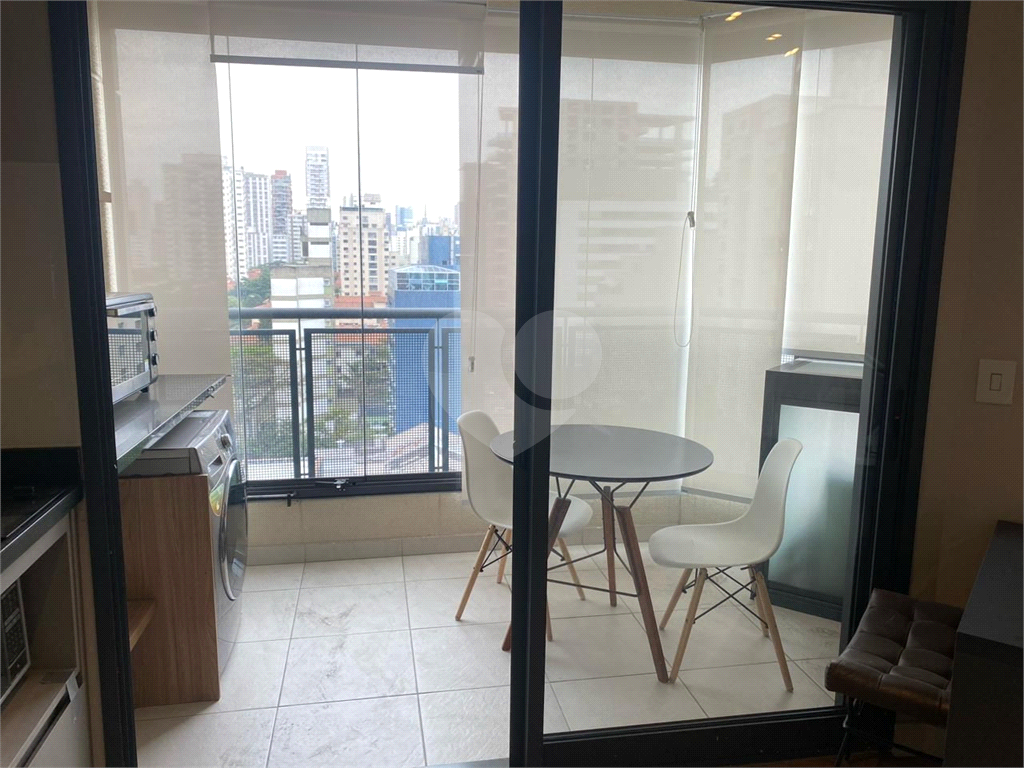 Apartamento de 32 m²  a venda em Pinheiros