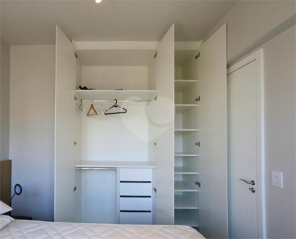 Apartamento de 32 m²  a venda em Pinheiros