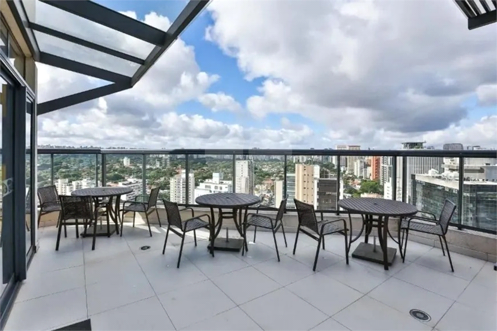 Apartamento de 32 m²  a venda em Pinheiros