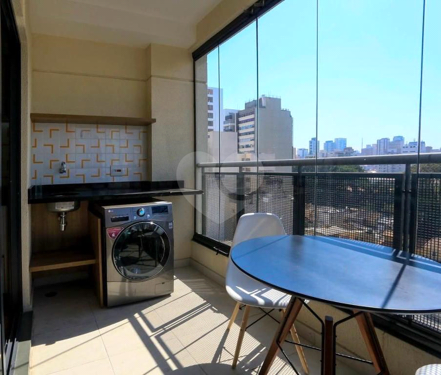 Apartamento de 32 m²  a venda em Pinheiros