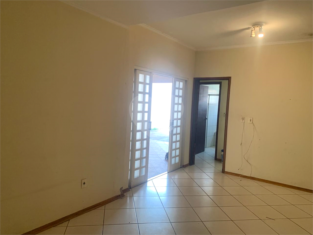 Casa à venda com 2 quartos, 166m² - Foto 2