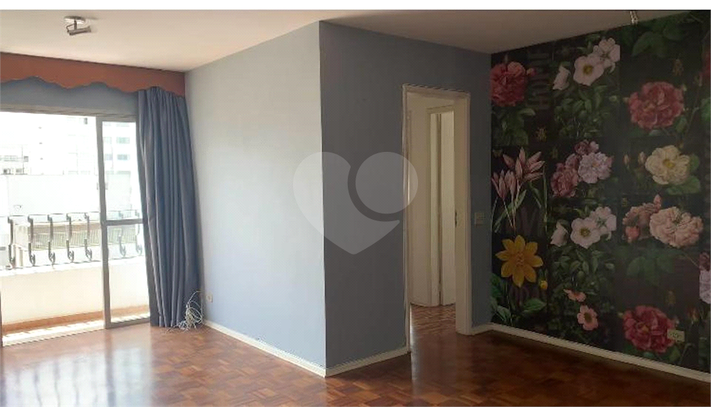 APARTAMENTO em MOEMA