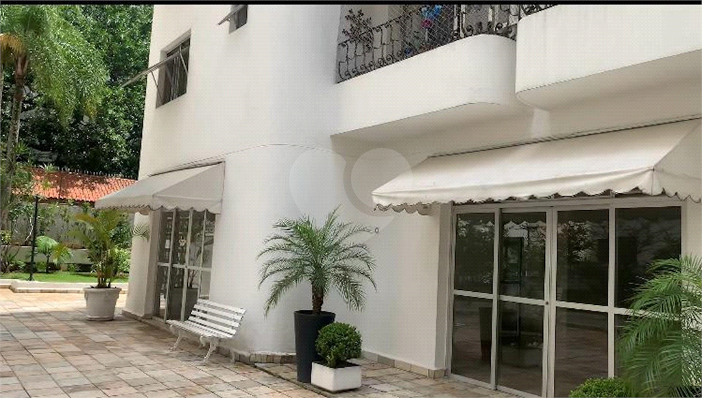 APARTAMENTO em MOEMA