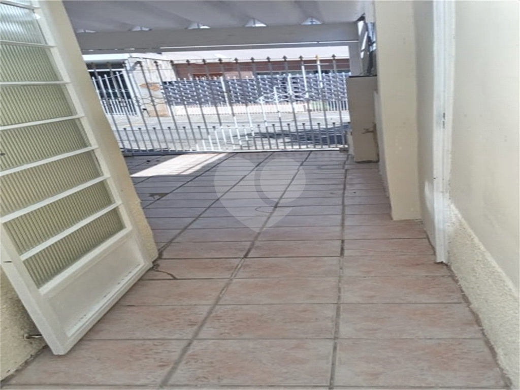 Sobrado à venda e aluguel com 3 quartos, 180m² - Foto 4