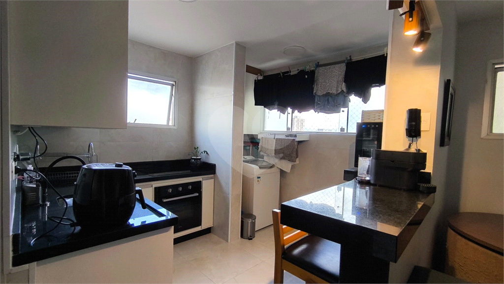 Conforto e a conveniência neste charmoso apartamento de 1 dormitório em Santana. 1 vaga