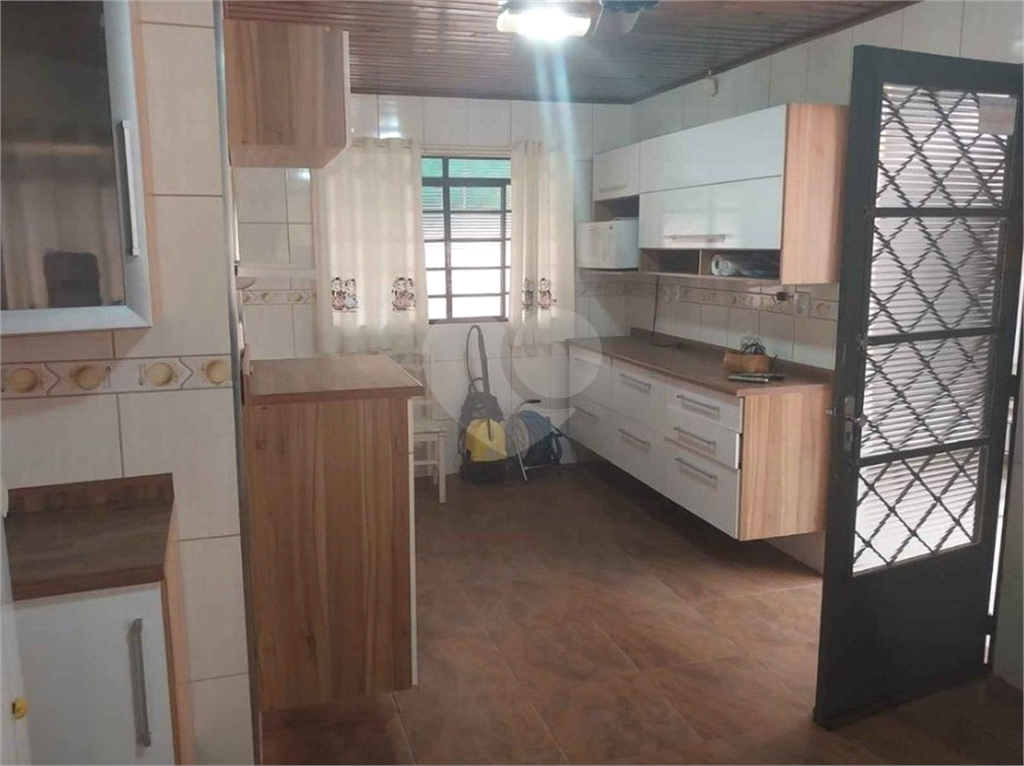 Casa à venda com 4 quartos, 194m² - Foto 4