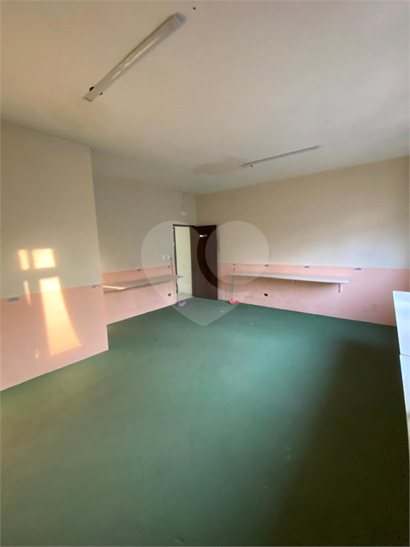 Prédio comercial Salão comercial na Avenida Engenheiro Caetano Álvares
