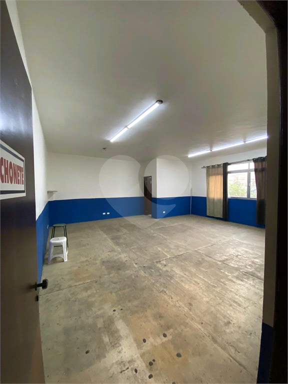 Prédio comercial Salão comercial na Avenida Engenheiro Caetano Álvares