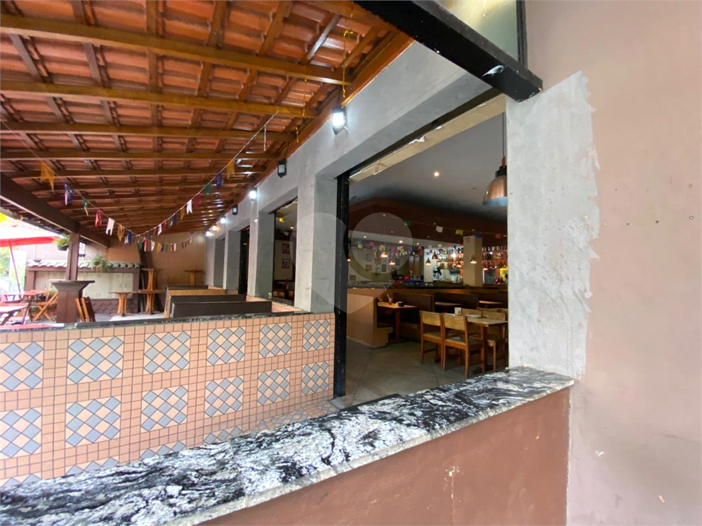 Prédio comercial Salão comercial na Avenida Engenheiro Caetano Álvares