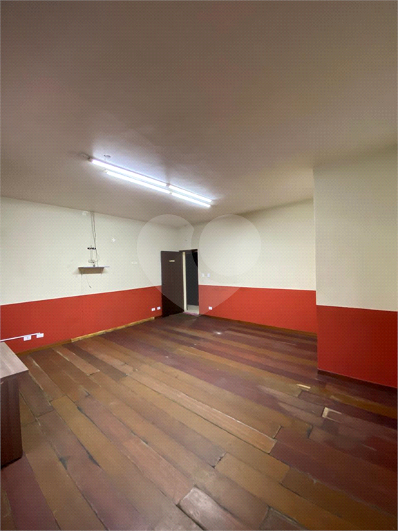 Prédio comercial Salão comercial na Avenida Engenheiro Caetano Álvares