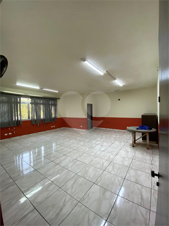 Prédio comercial Salão comercial na Avenida Engenheiro Caetano Álvares