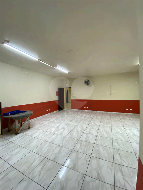 Prédio comercial Salão comercial na Avenida Engenheiro Caetano Álvares