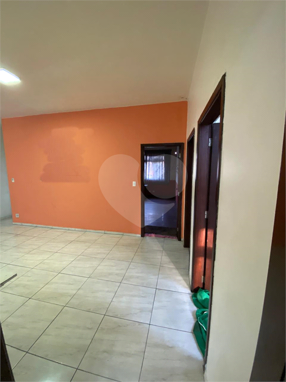 Prédio comercial Salão comercial na Avenida Engenheiro Caetano Álvares