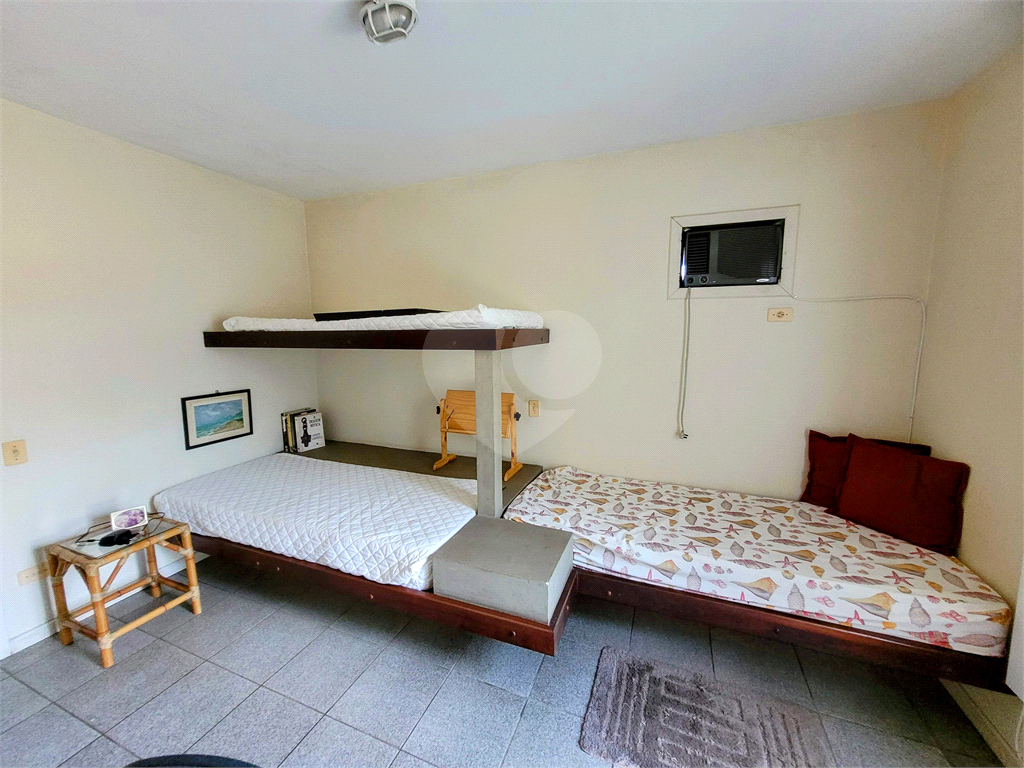 Sobrado com piscina e churrasqueira na Praia do Pernambuco próximo ao Hotel Jequitimar