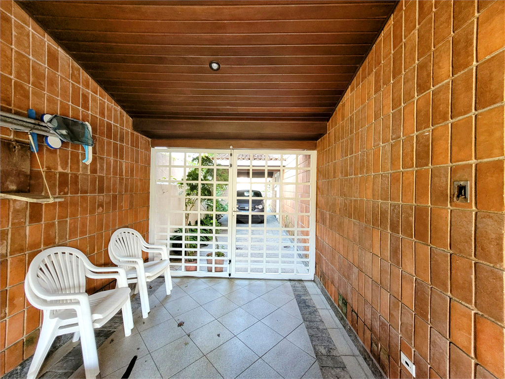 Sobrado com piscina e churrasqueira na Praia do Pernambuco próximo ao Hotel Jequitimar