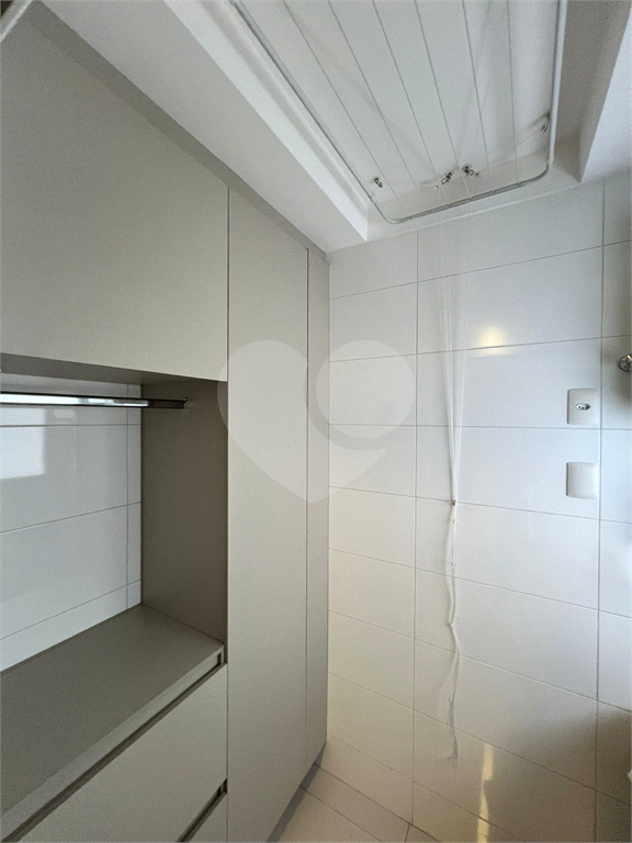 Apartamento para alugar com 3 quartos, 81m² - Foto 4