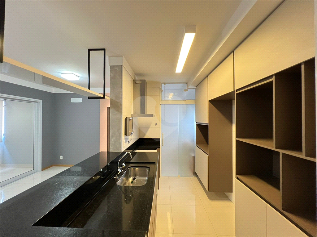 Apartamento para alugar com 3 quartos, 81m² - Foto 1