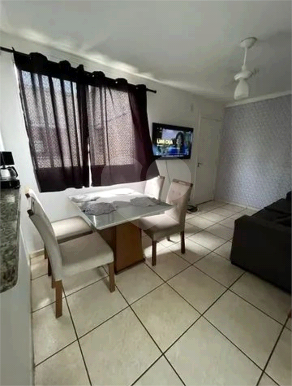 Apartamento à venda com 2 quartos, 49m² - Foto 2