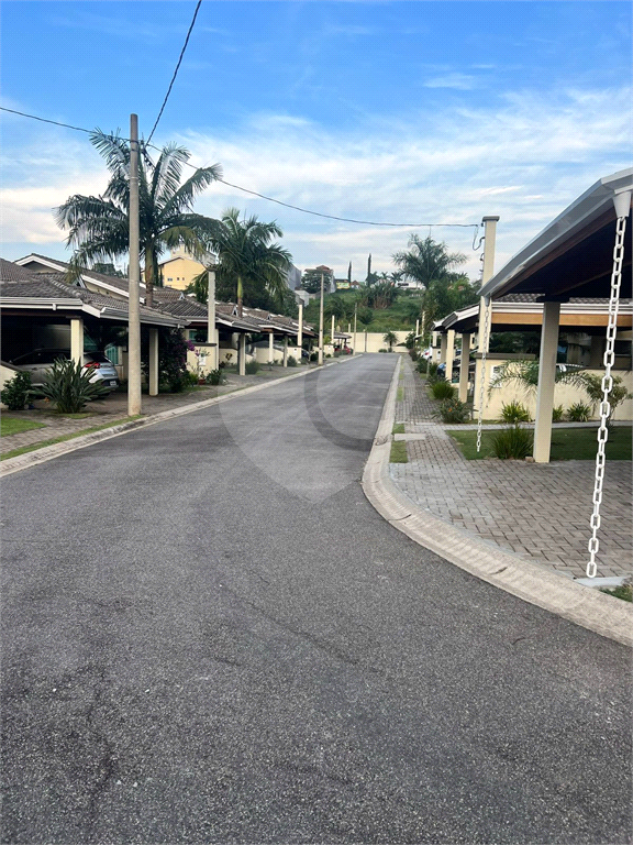 Casa de Condomínio à venda e aluguel com 3 quartos, 99m² - Foto 2
