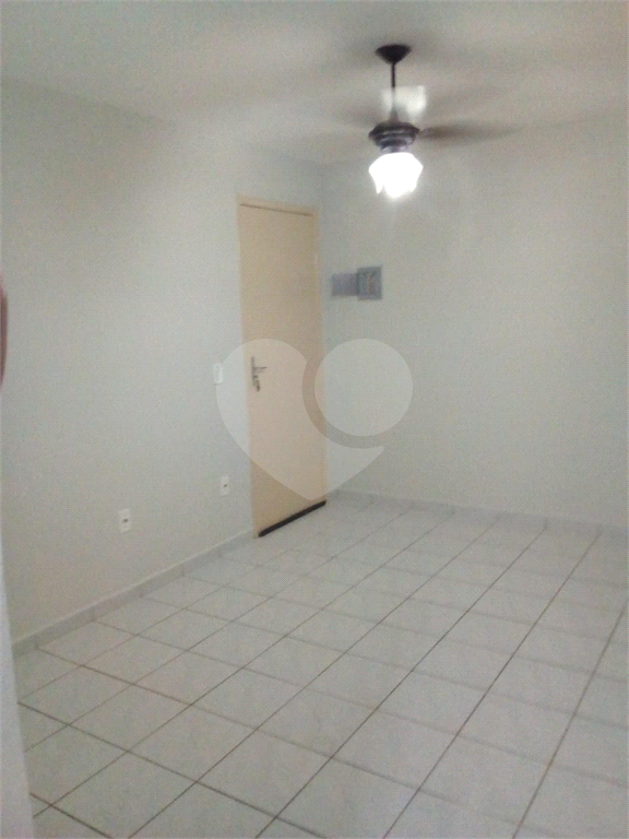 Apartamento à venda com 2 quartos, 46m² - Foto 2