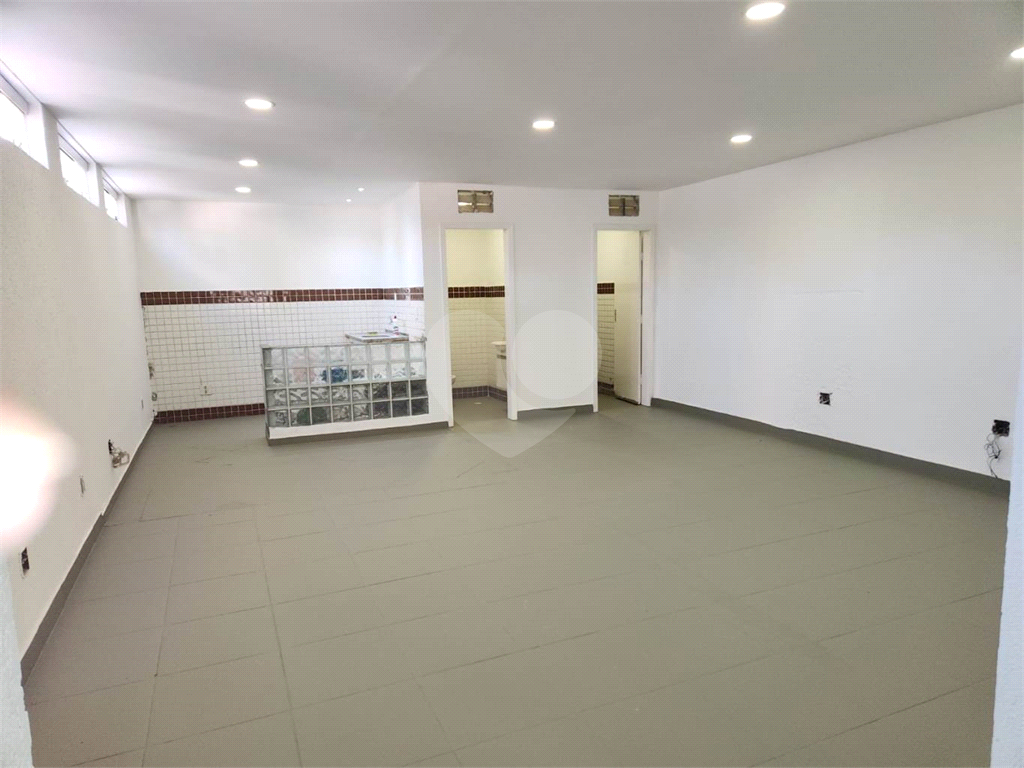 PRÉDIO INTEIRO em VILA LEOPOLDINA